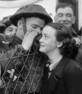 1939 Brit soldier & girlfriend